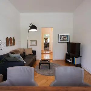  Appartement Charmante Altbauwohnung Am Rhein